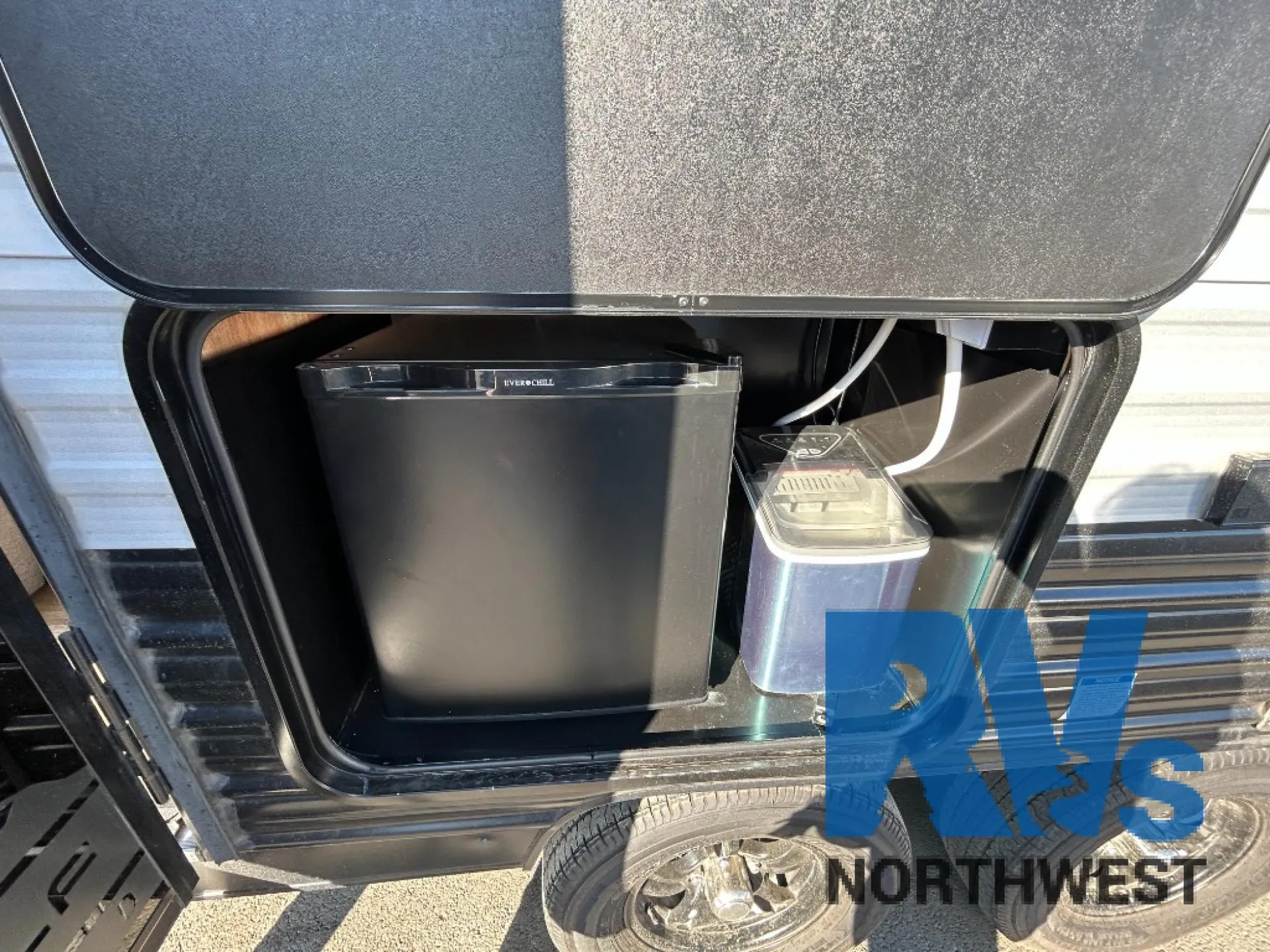 2022 Forest River Cherokee Grey Wolf 23MK — Photo 6