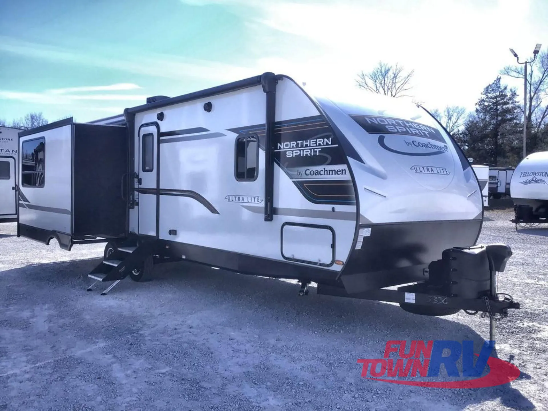 2023 Coachmen Northern Spirit Ultra Lite 2764RE - Photo 2