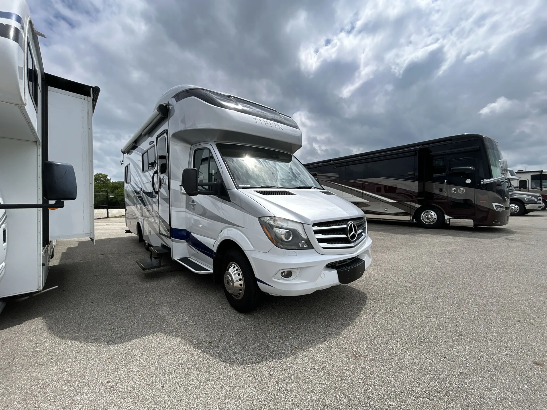 2018 Tiffin Wayfarer 24 QW dealer photo 1 from Camping World