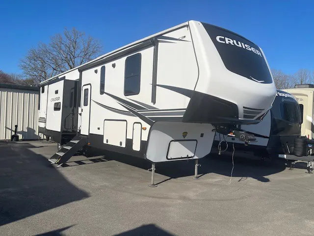 2022 CrossRoads Cruiser CR3851BL - Photo 2