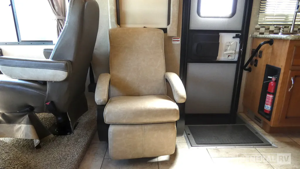 2016 Fleetwood Flair 26D, Photos photo 17
