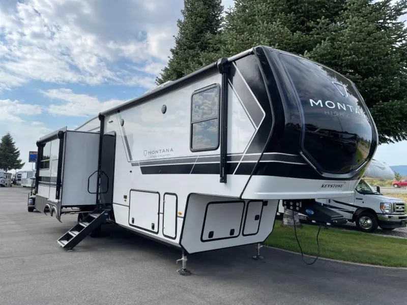 2026 Keystone Montana High Country 325RK - Photo 2