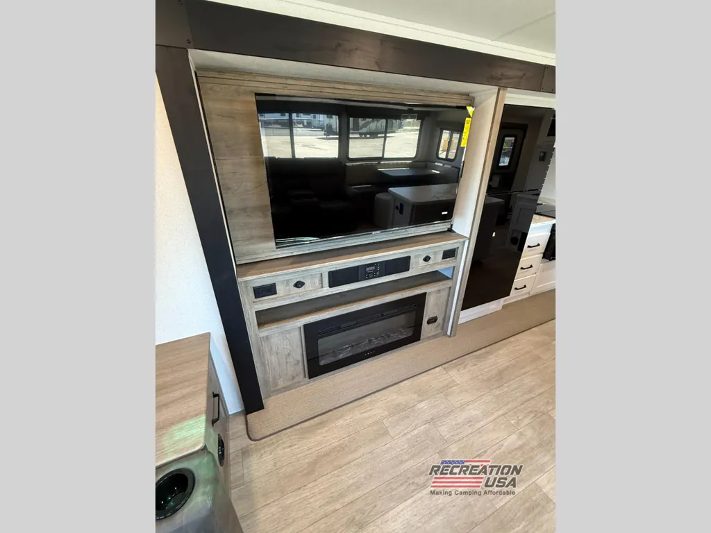 2026 Forest River Solaire 3380RLBT, Photos photo 9