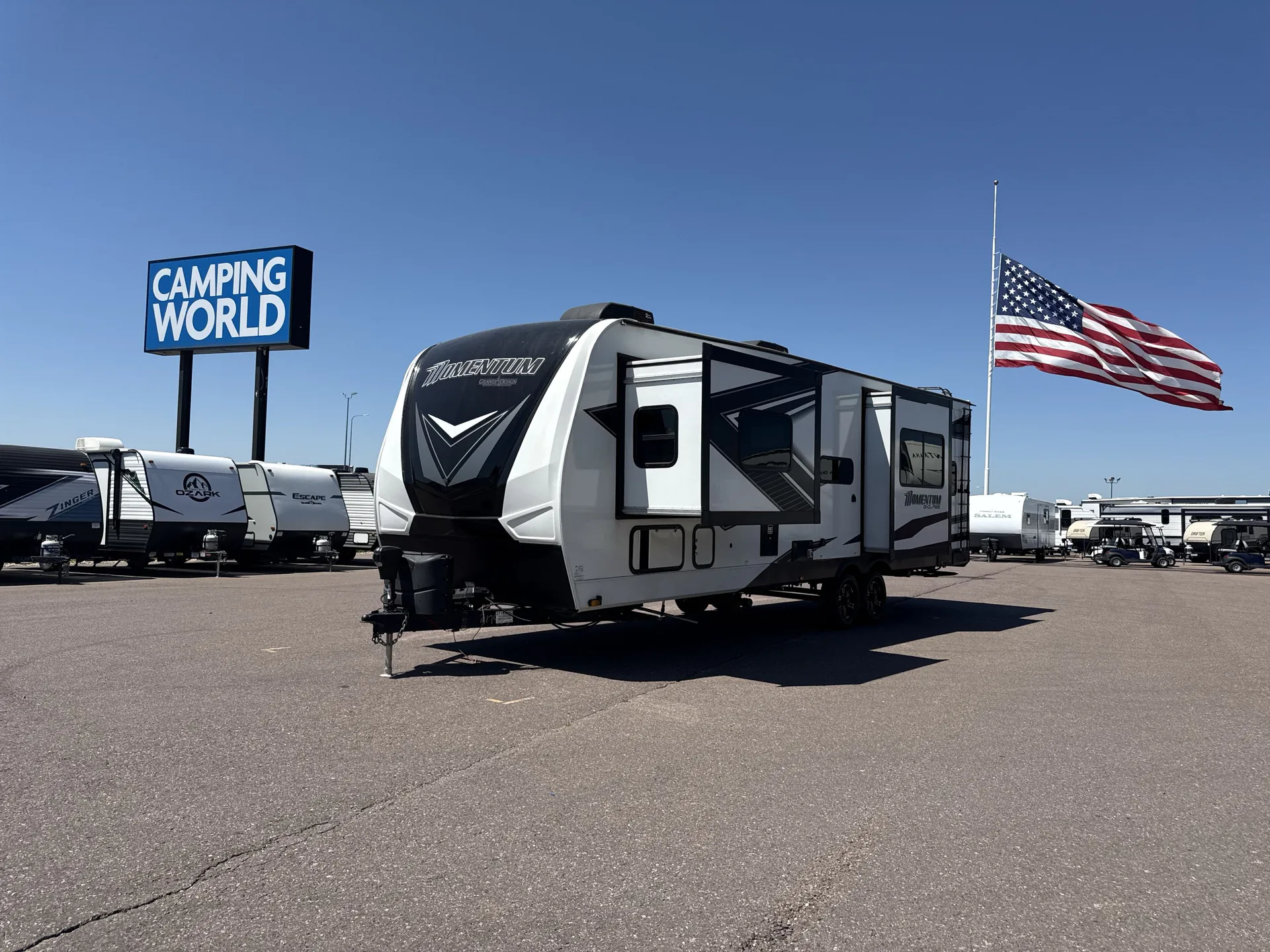 2022 Grand Design Momentum G Class 30G - Photo 2