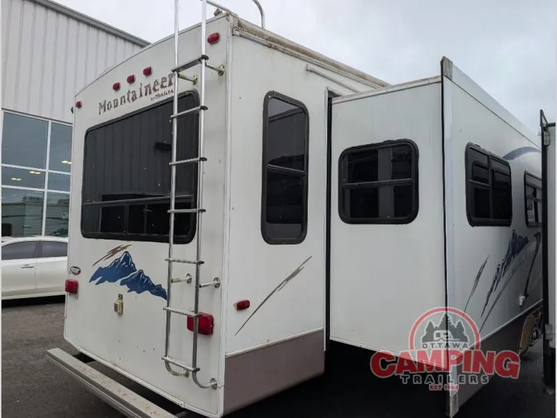 2005 Keystone Mountaineer 328RLS - Photo 4