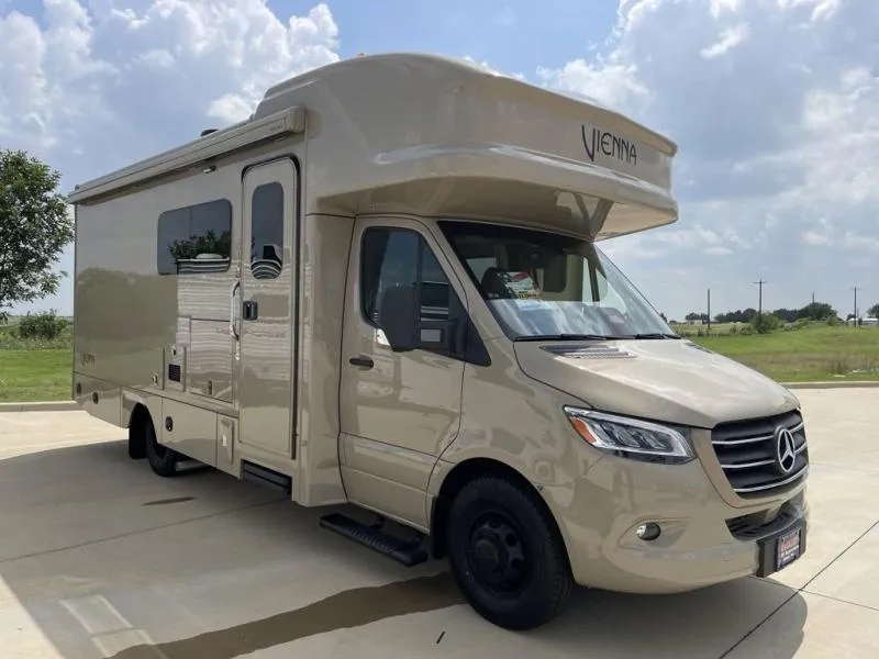 2026 Renegade RV Vienna 25RMC - Photo 2
