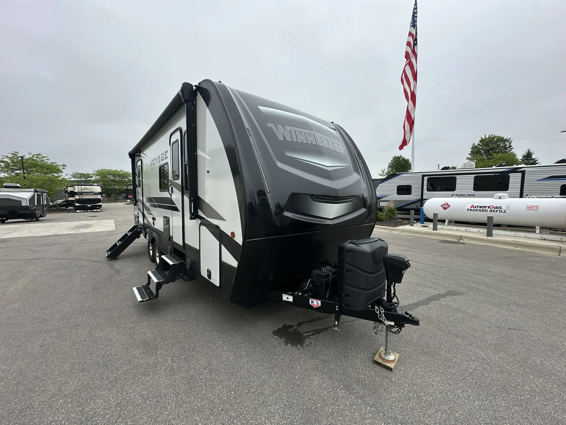 2022 Winnebago Voyage 2427RB - Photo 2