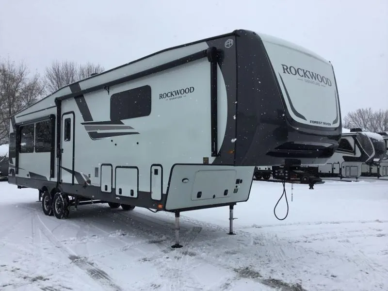 2026 Forest River Rockwood Signature 401SFB - Photo 2