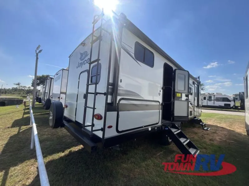 2023 Jayco Jay Feather 24BH - Photo 3