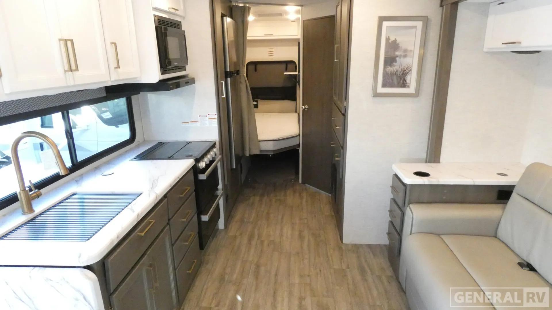 2024 Thor Motor Coach Four Winds 26X - Photo 3