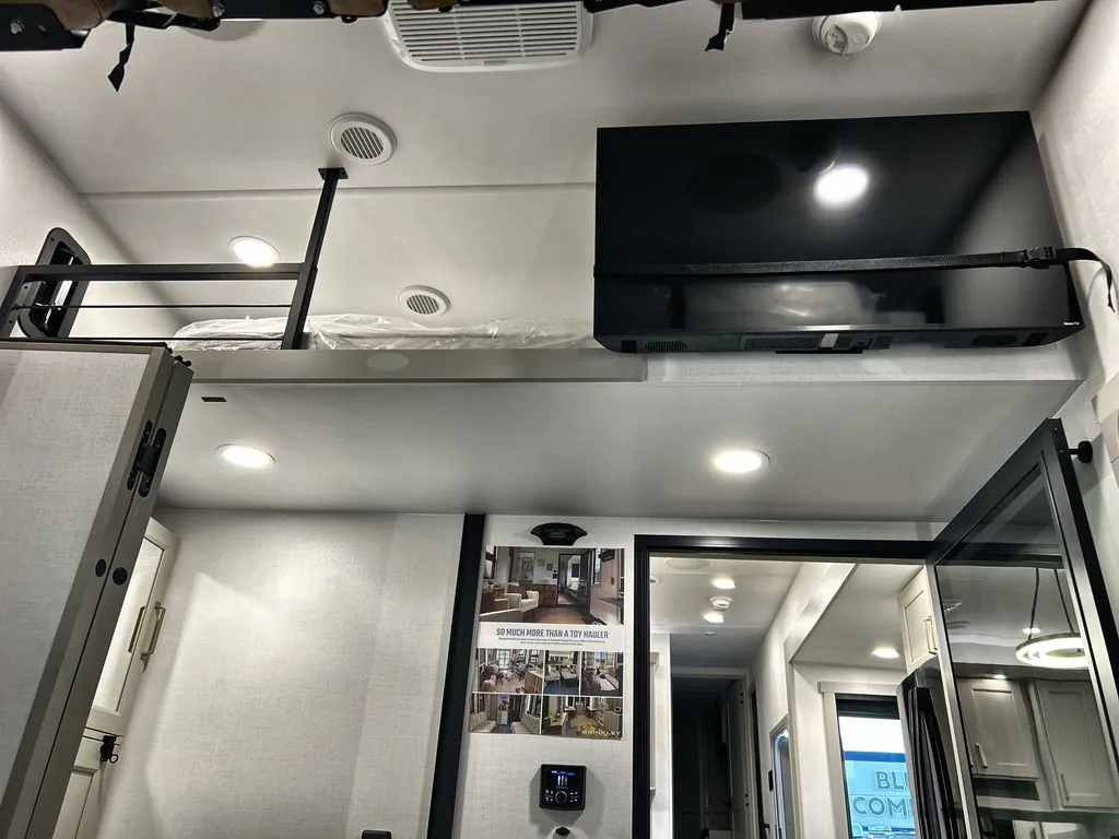 2026 Brinkley Model G 3520, Photos photo 36