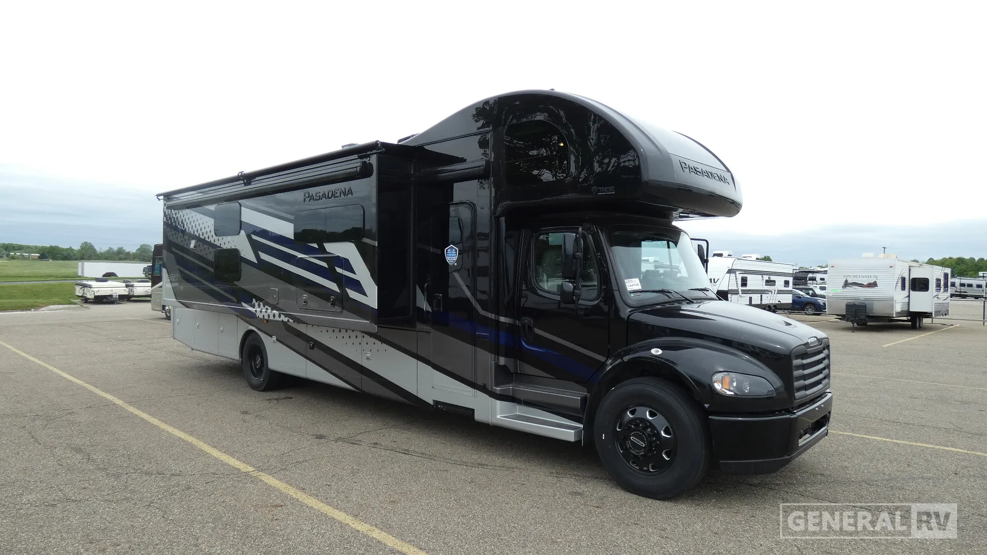 2026 Thor Motor Coach Pasadena SV 38XL - Photo 2