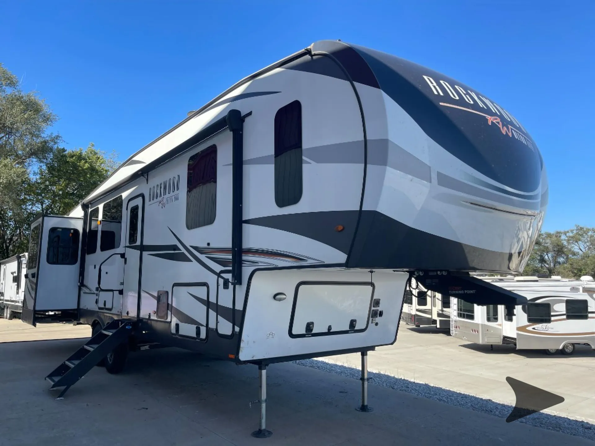2022 Forest River Rockwood Ultra Lite 2898BS - Photo 3