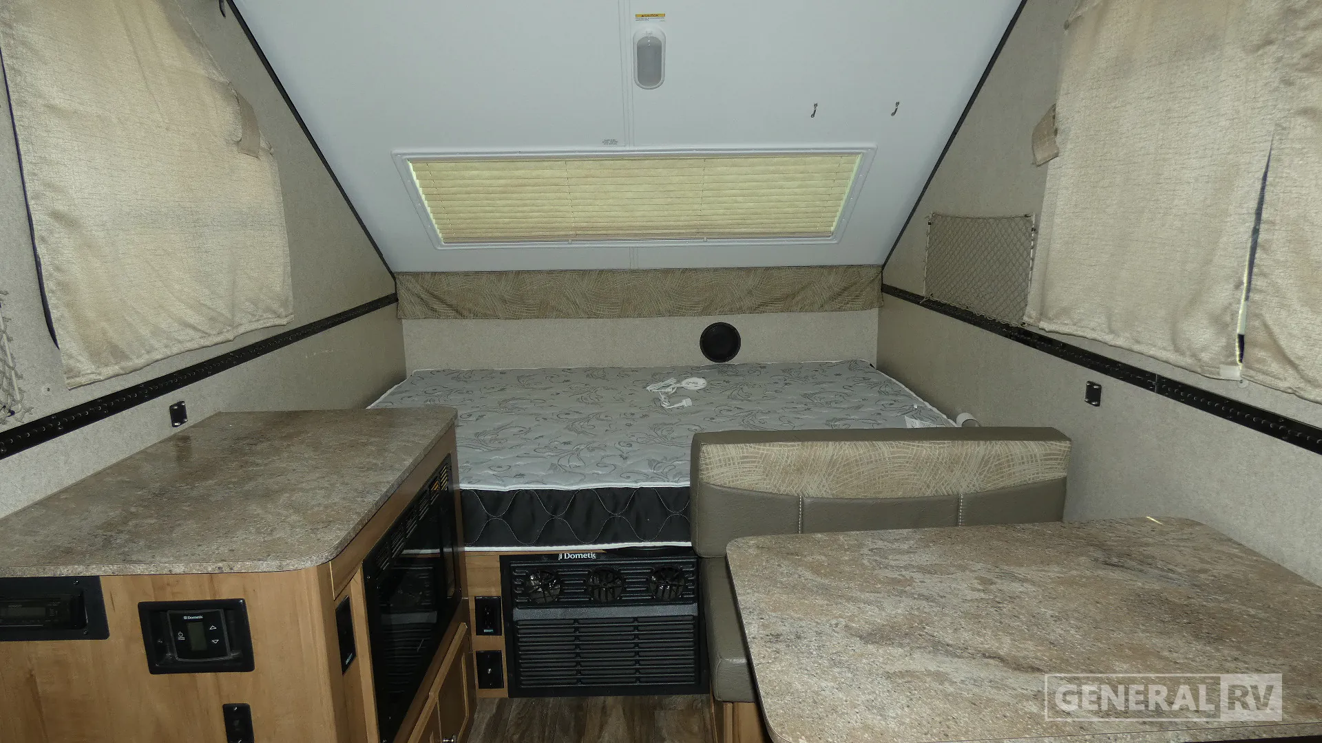 2017 Forest River Flagstaff Hard Side T21FKHW - Photo 3
