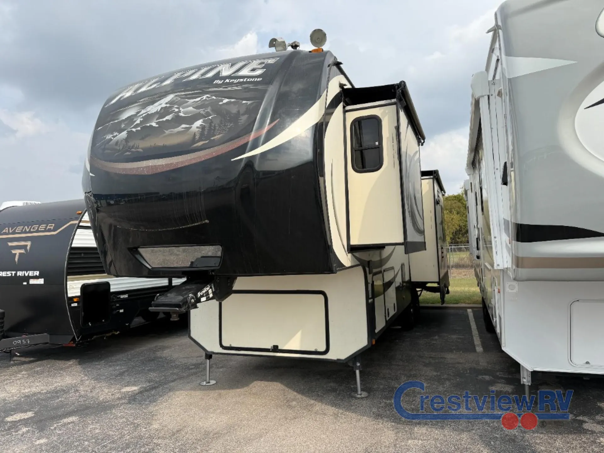2015 Keystone Alpine 3010RE - Photo 3