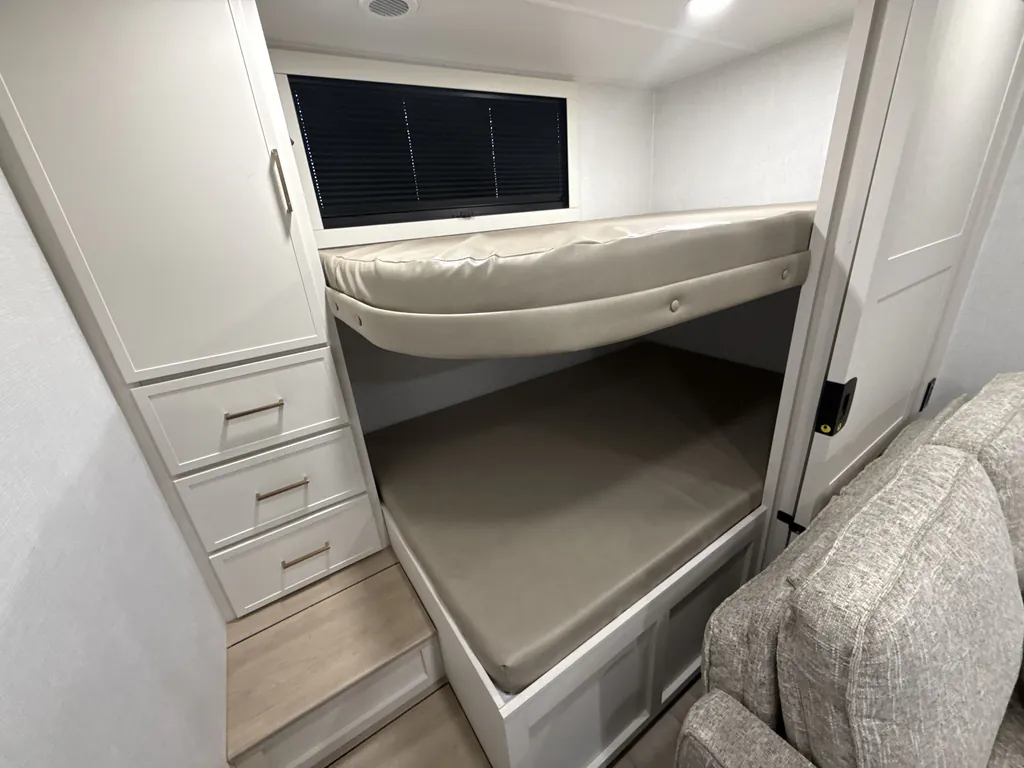 2026 Brinkley Model I 294, Photos photo 16