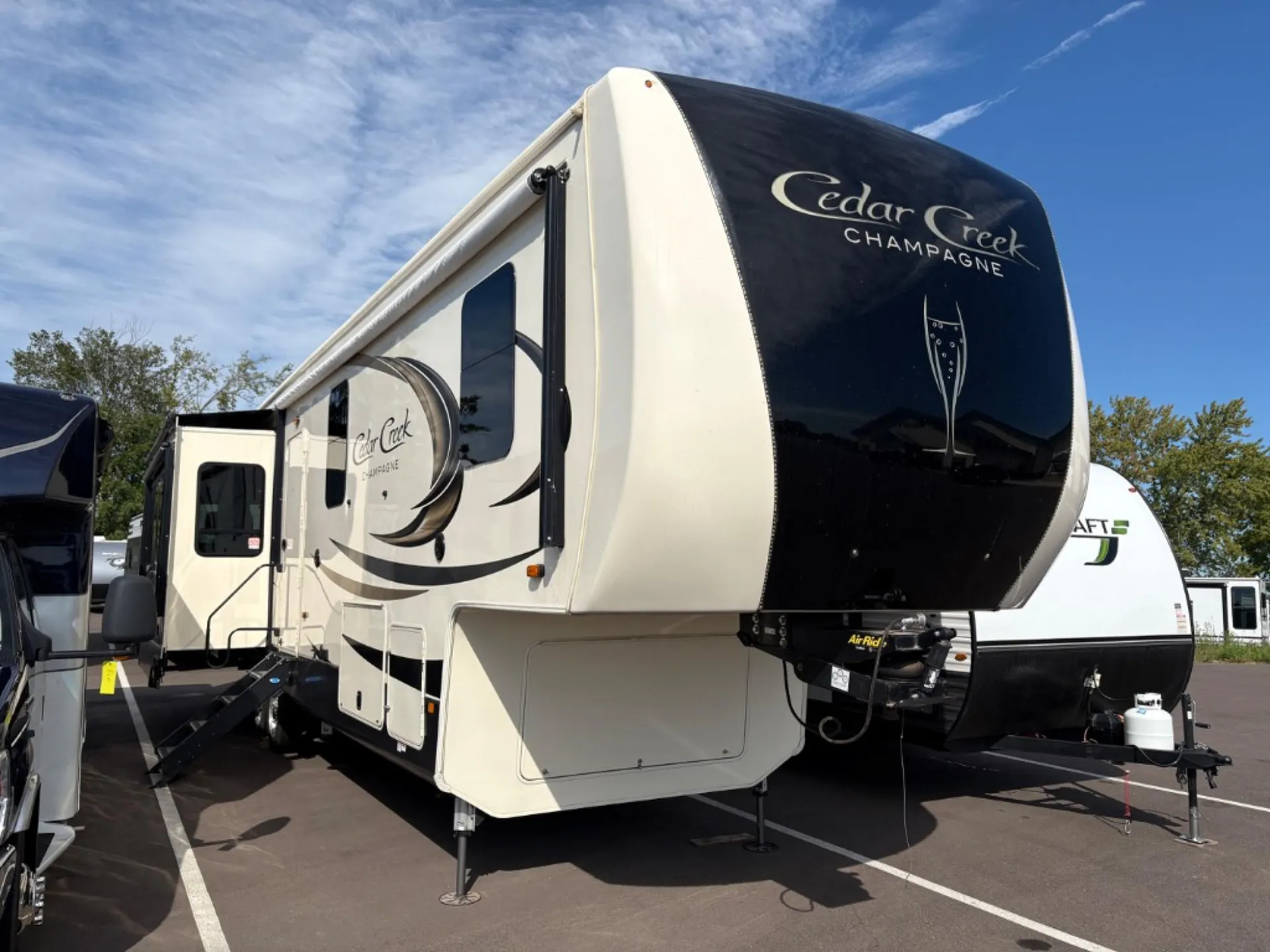 2020 Forest River Cedar Creek Champagne Edition 38EL