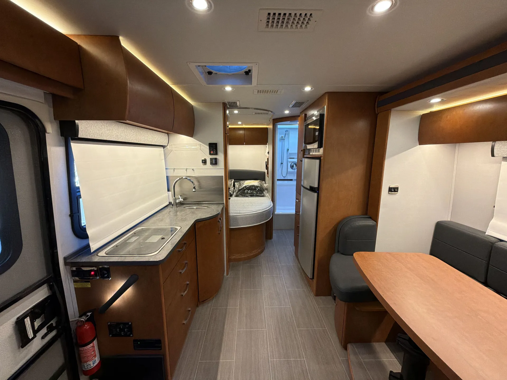 2018 Leisure Travel Unity U24CB - Photo 3