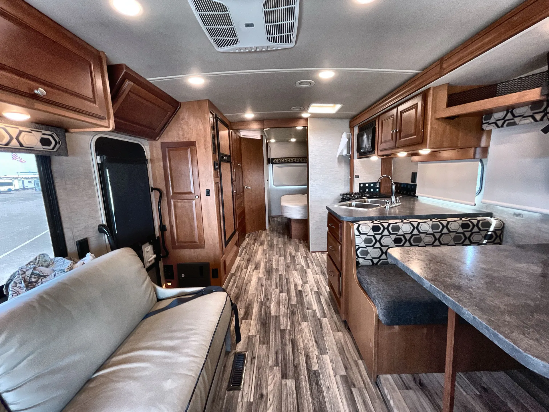 2018 Winnebago Sunstar 27P — living area main