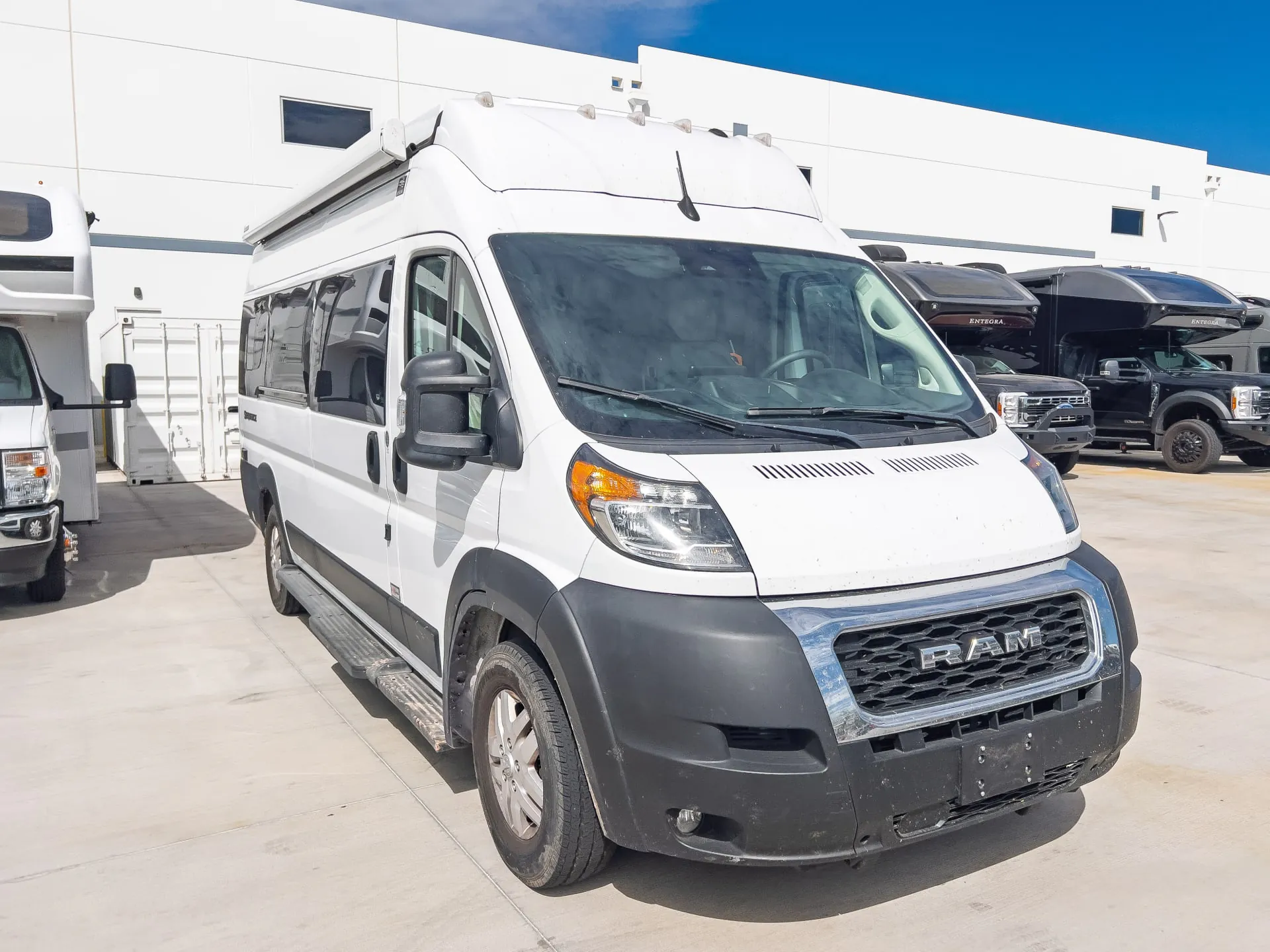 2023 Thor Motor Coach Sequence 20J - Photo 2