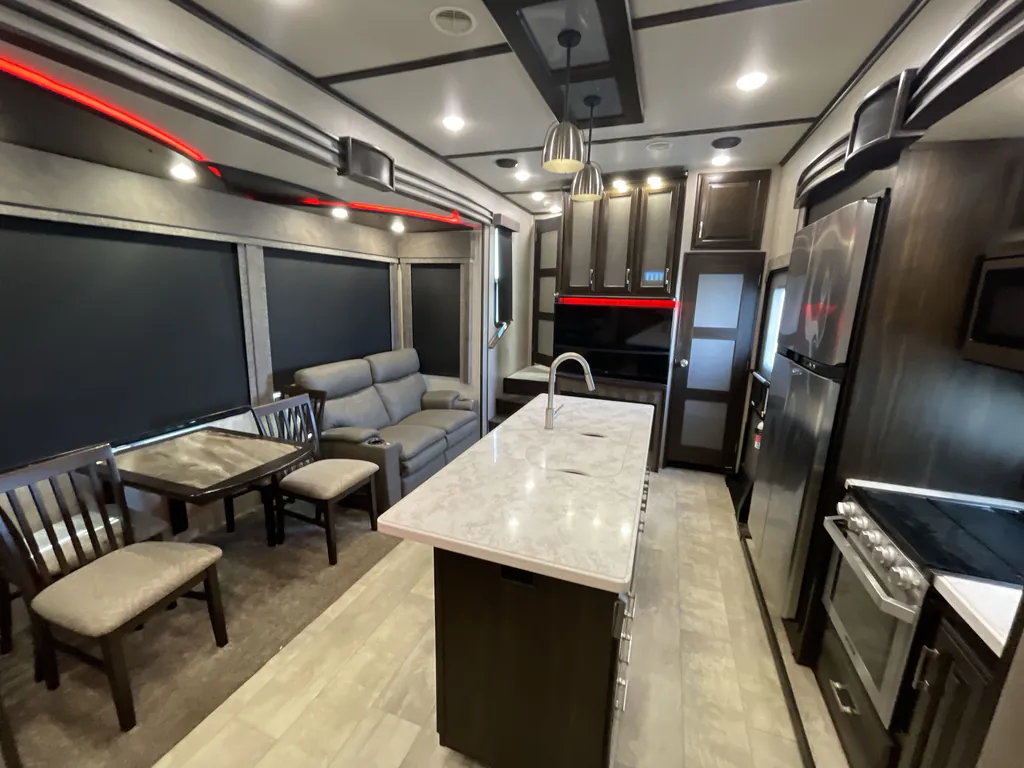 2019 Grand Design Momentum 399TH, Photos photo 3