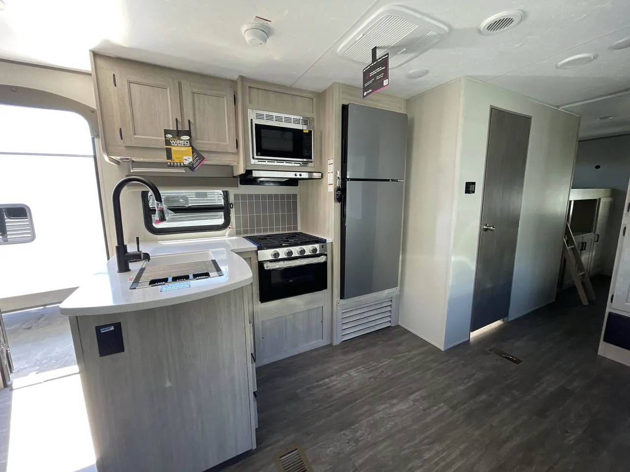2026 Forest River Aurora 34BHTS — Photo 5