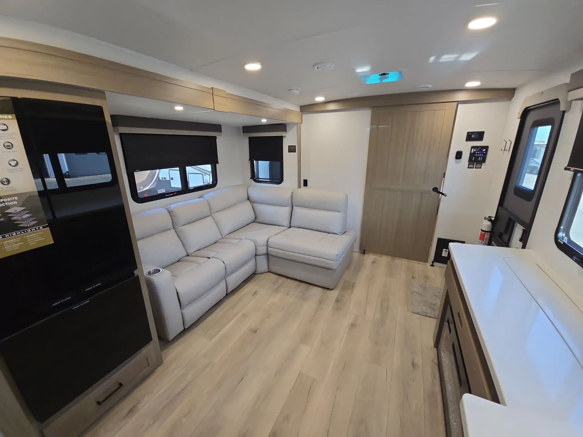 2027 Forest River Rockwood Ultra Lite 2711RK — living area main