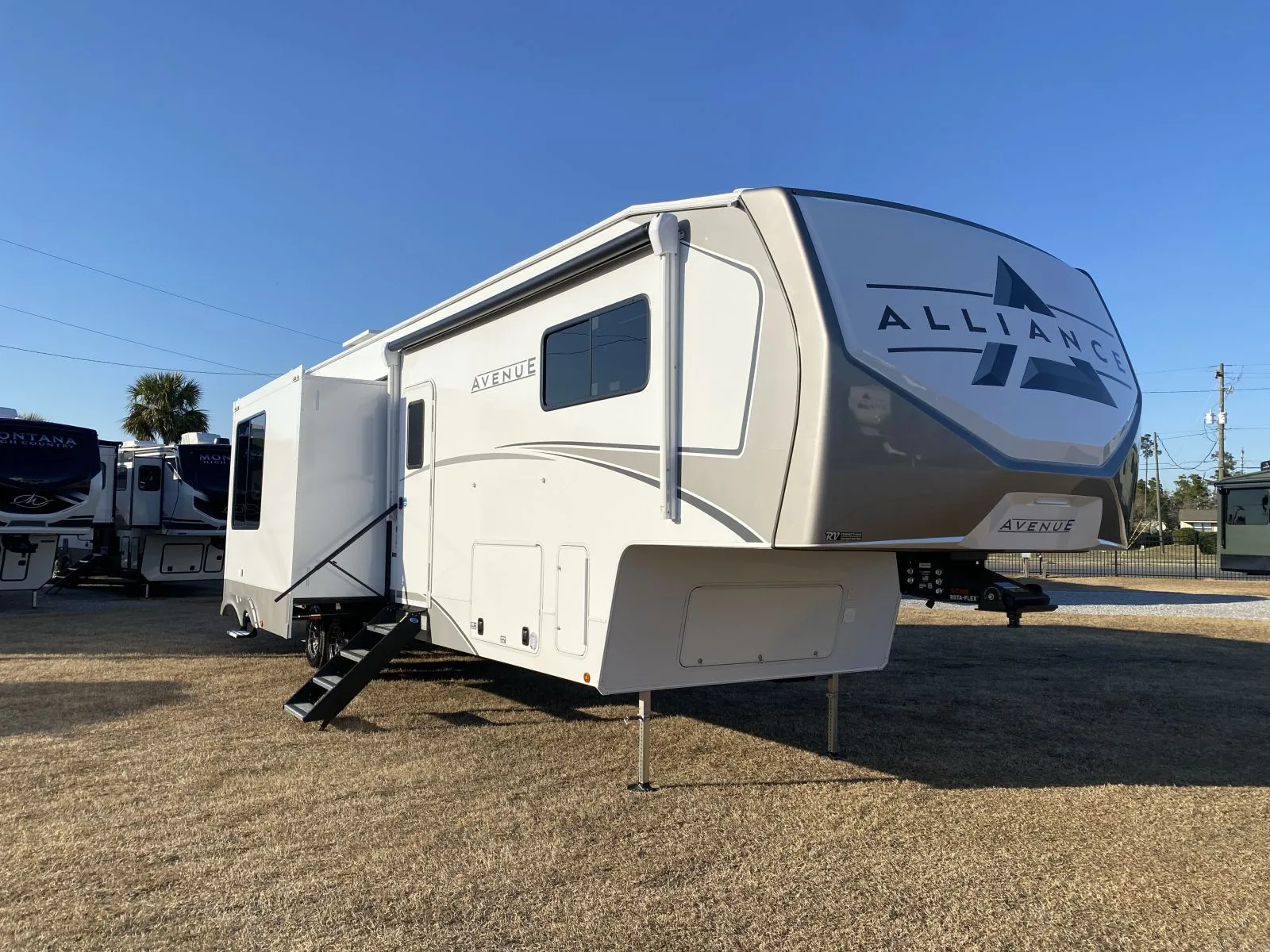 2026 Alliance RV Avenue 38DBL - Photo 2