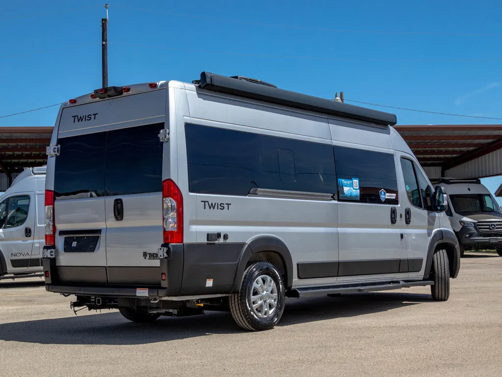 2025 Thor Motor Coach Twist 2HB - Photo 4