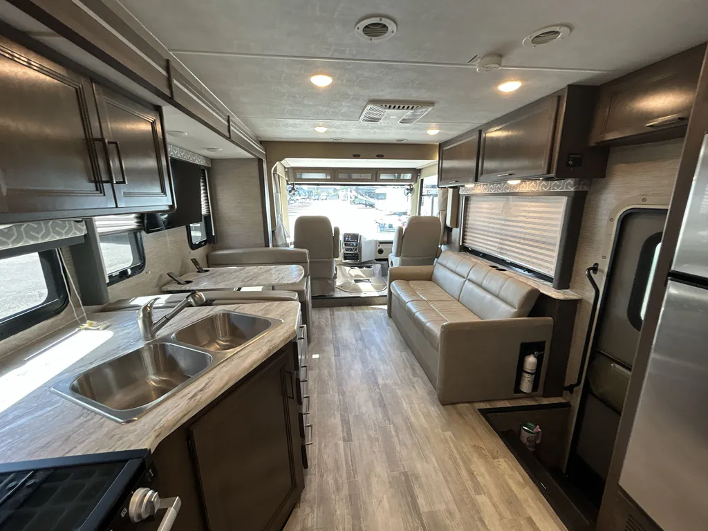 2022 Thor Motor Coach Freedom Traveler A32, Photos photo 3