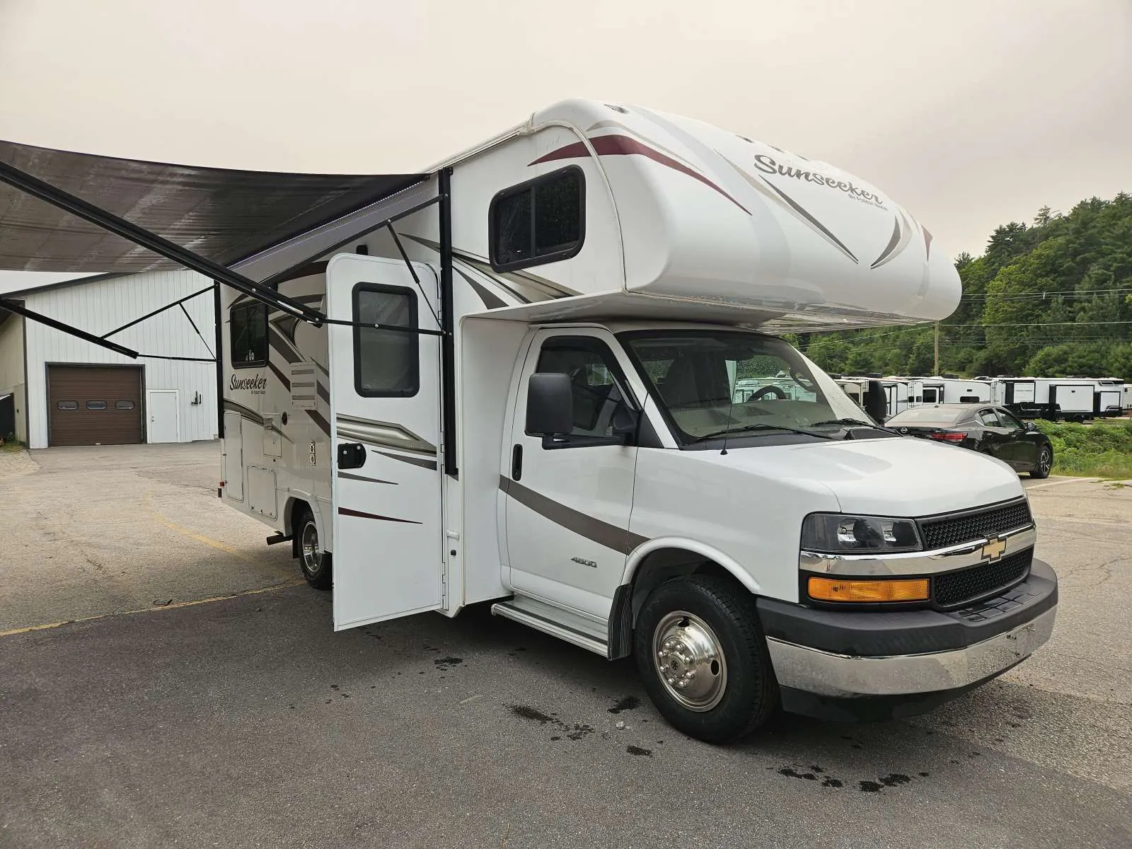 2017 Forest River Sunseeker 2300 - Photo 2