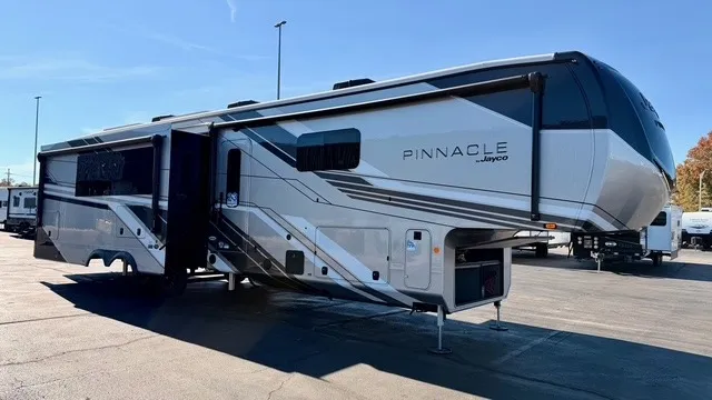 2026 Jayco Pinnacle 38FBRK - Photo 2