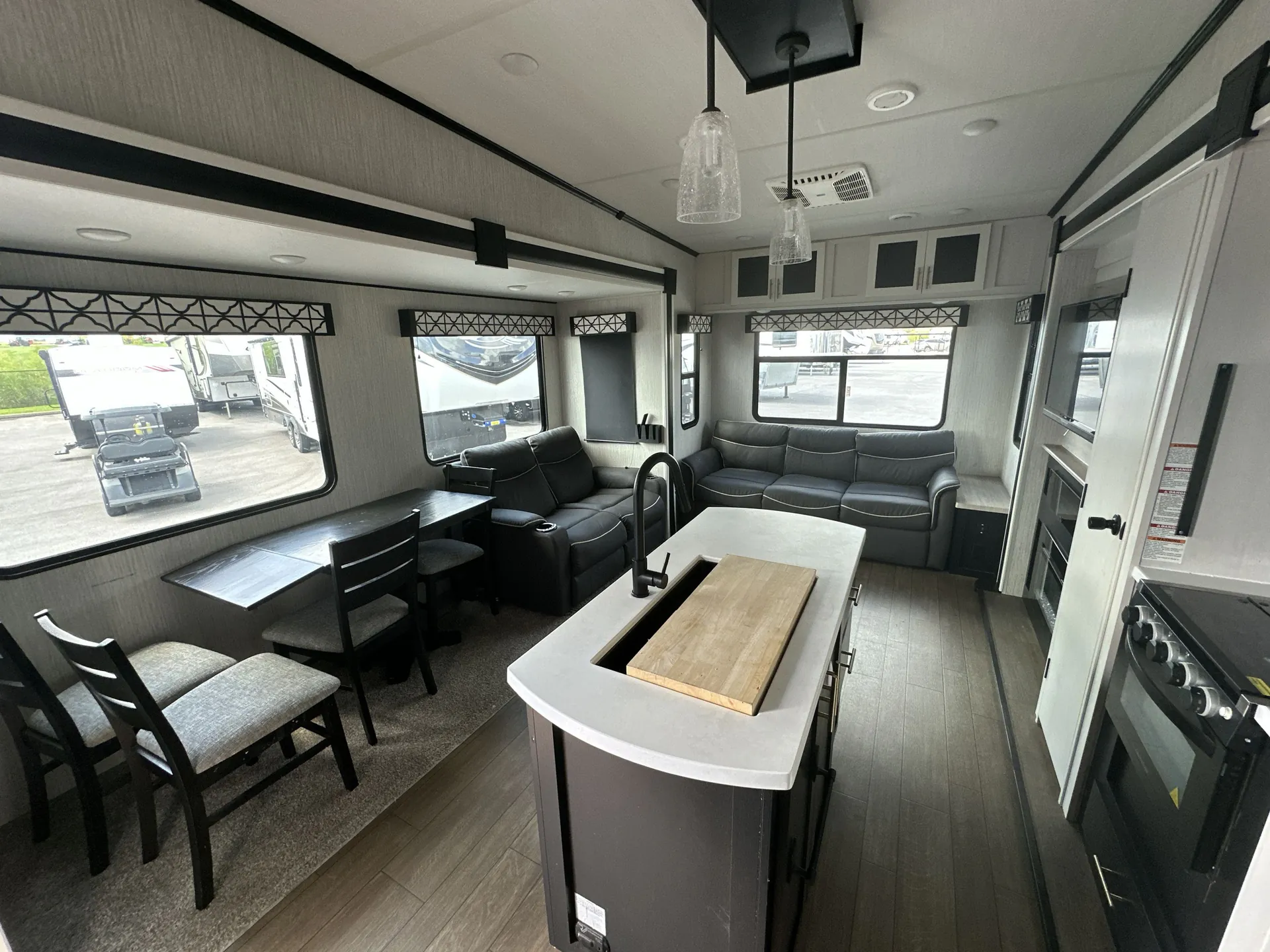 2022 Forest River Wildcat 369MBL — living area main