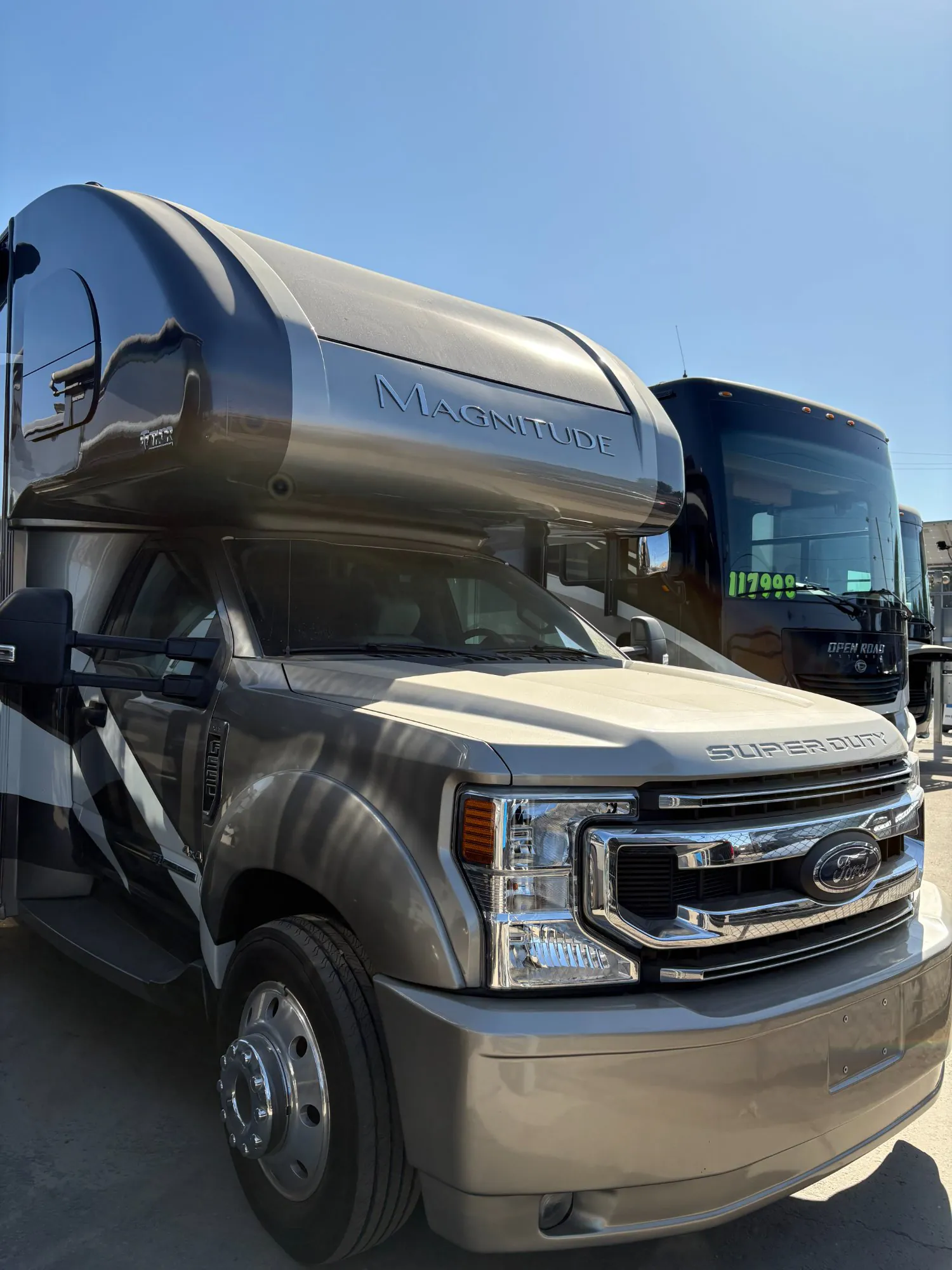 2022 Thor Motor Coach Magnitude RB34 - Photo 2