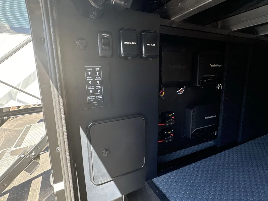 2026 Brinkley Model G 4000, Photos photo 50