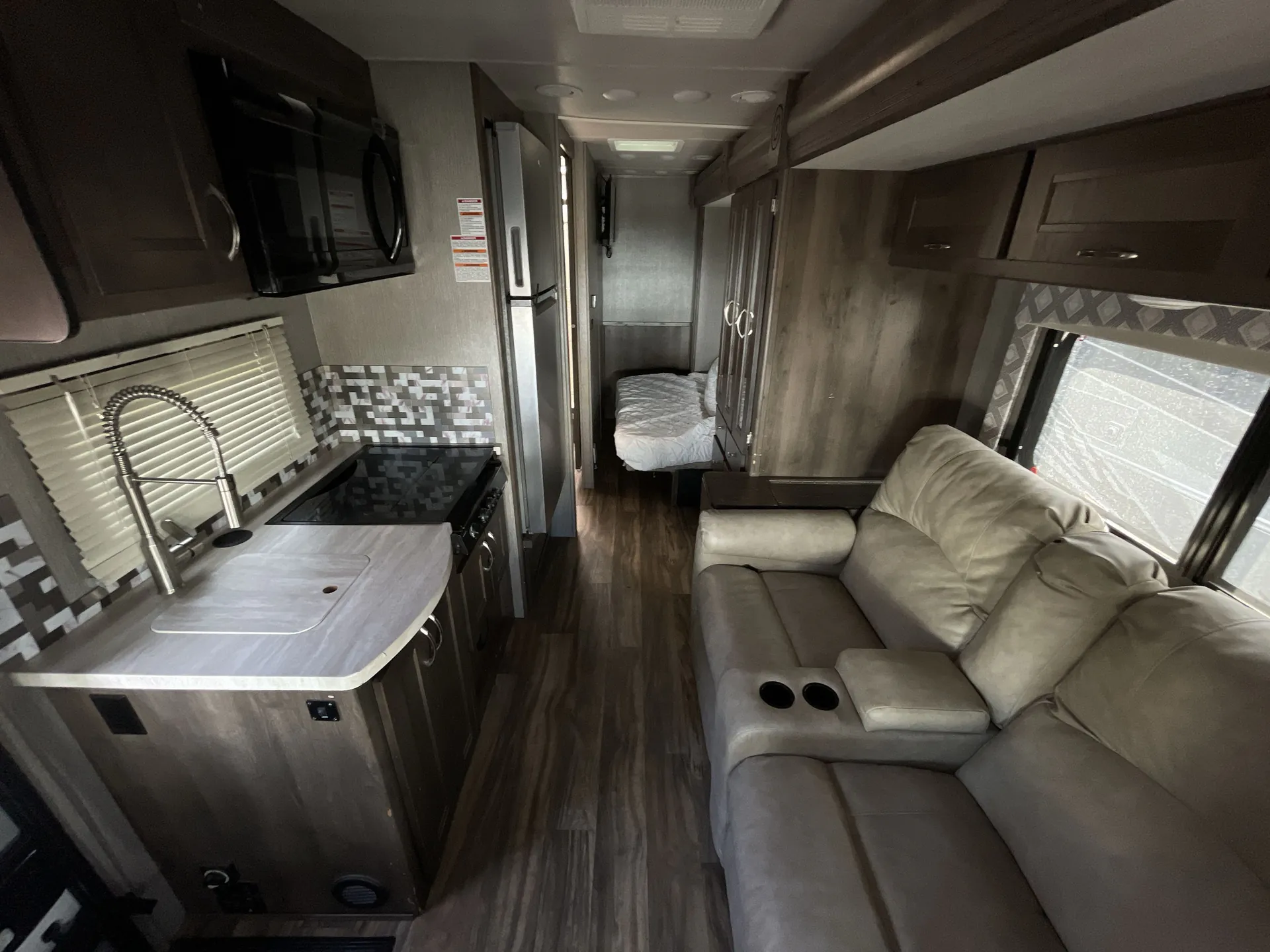 2022 Nexus Triumph 24T — living area main