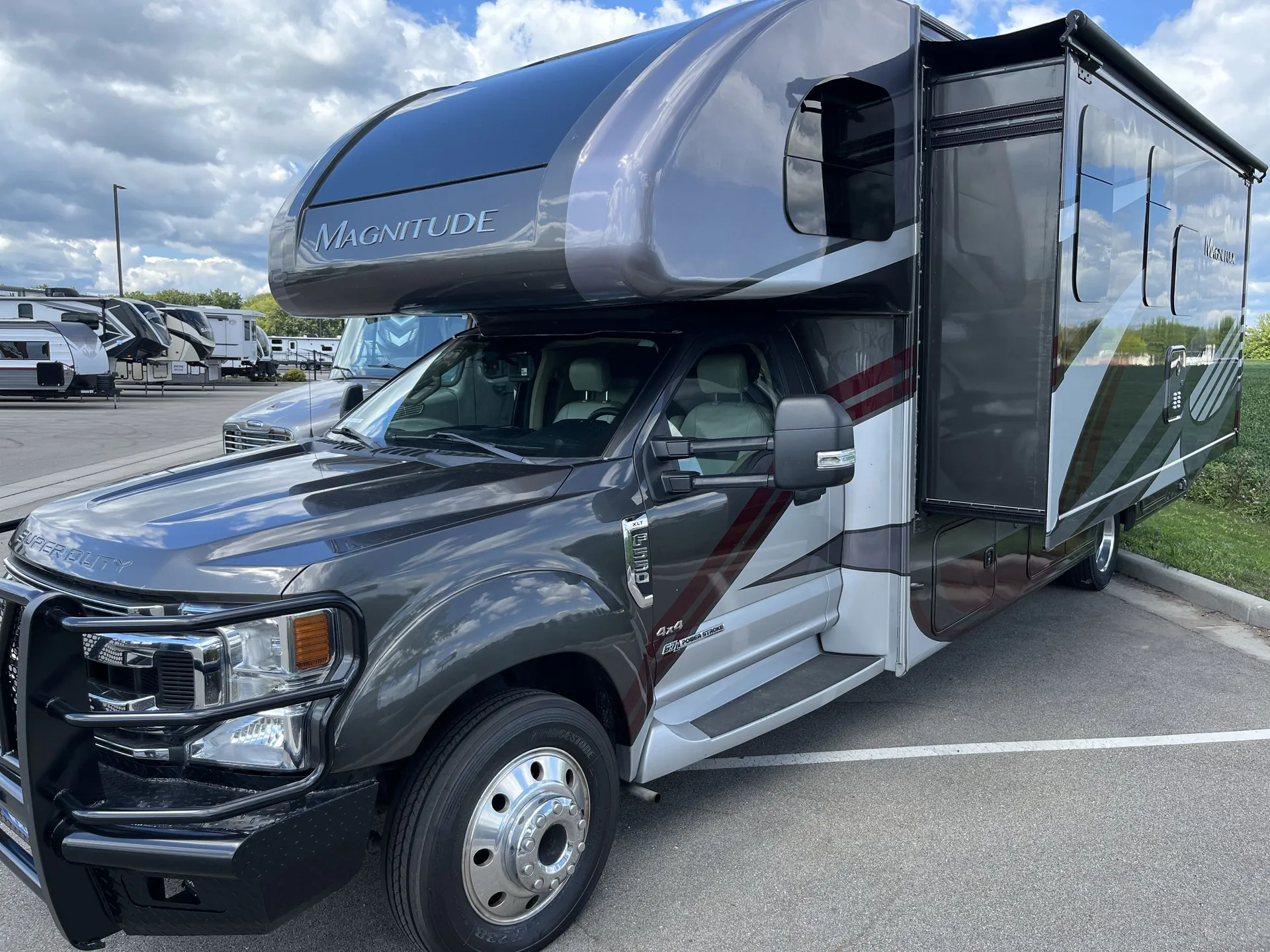 2021 Thor Motor Coach Magnitude XG32 — living area main