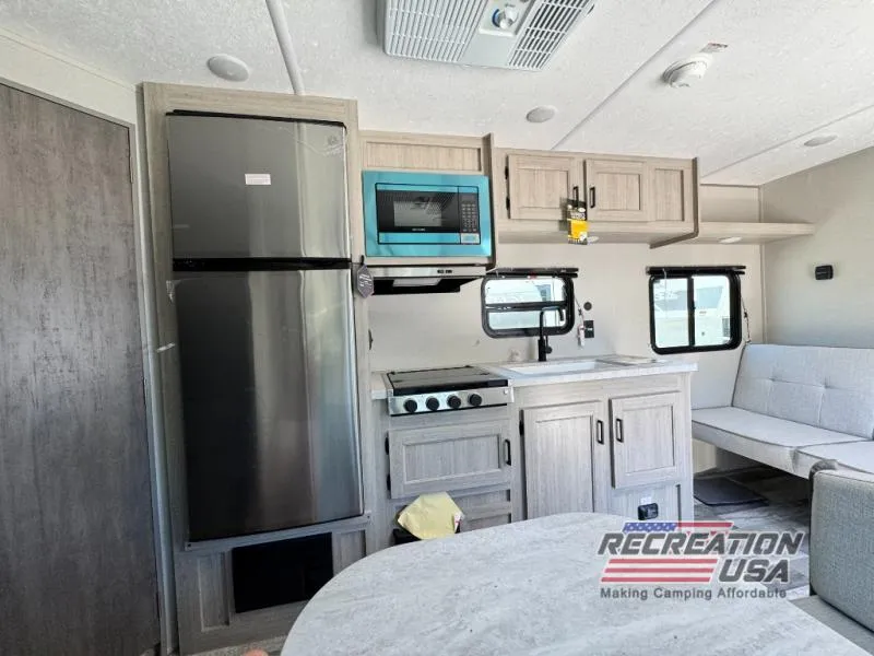 2025 Coachmen Catalina Summit Series 8 261BH - Photo 3