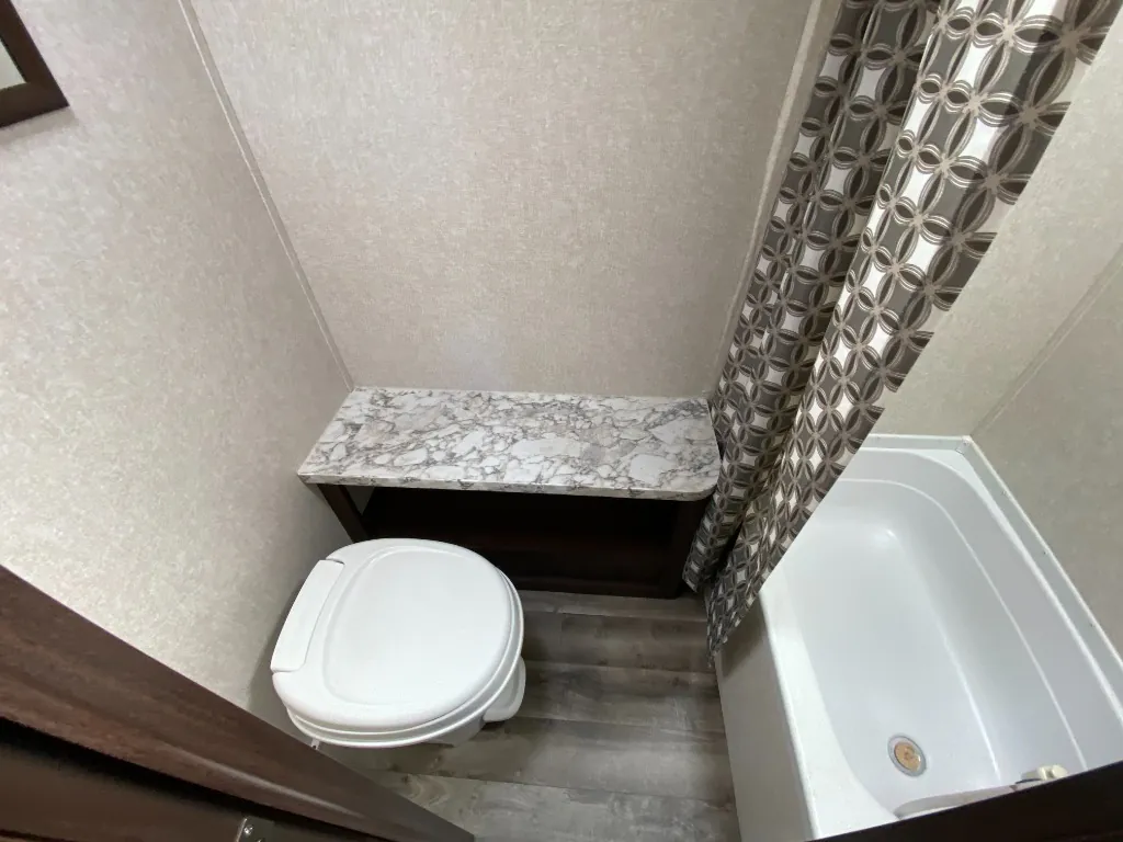2019 Jayco Jay Flight SLX 7 175RD dealer photo 3 from Fretz RV
