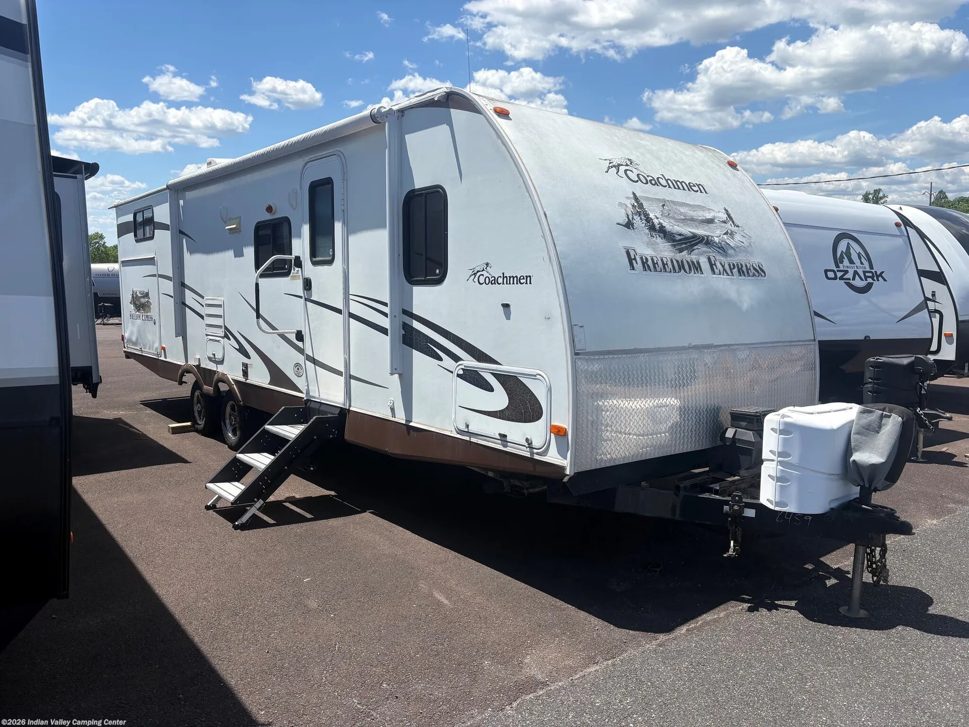 2012 Coachmen Freedom Express 292BHDS - Photo 2