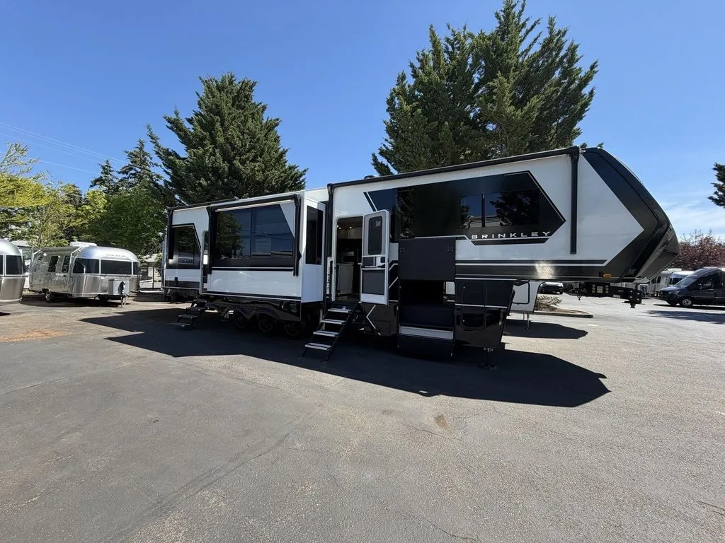 2024 Brinkley Model G 3500 - Photo 2