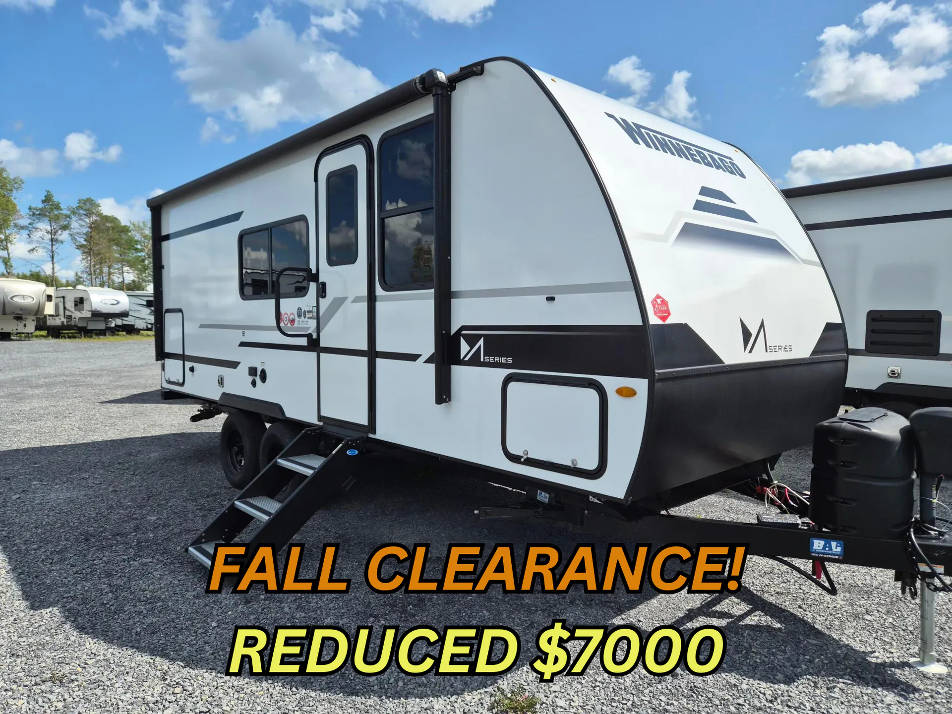 2025 Winnebago M-series 1923RB - Photo 2