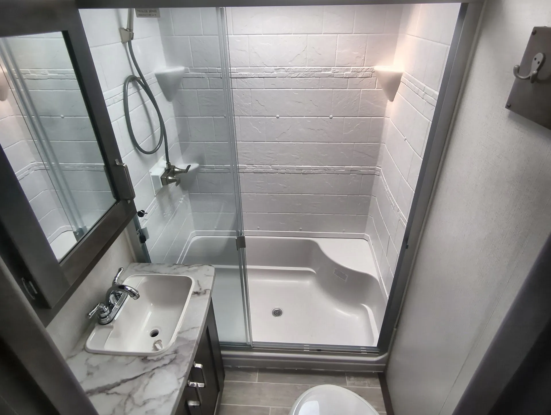 2021 Keystone Laredo 255SRL - Photo 3