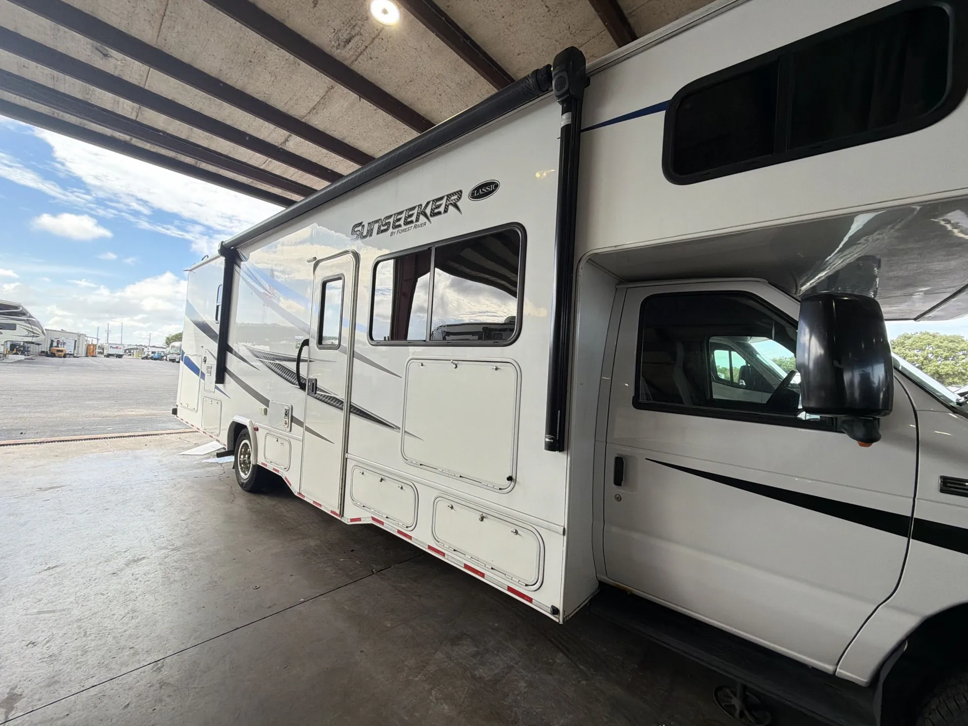 2020 Forest River Sunseeker 3270S - Photo 2