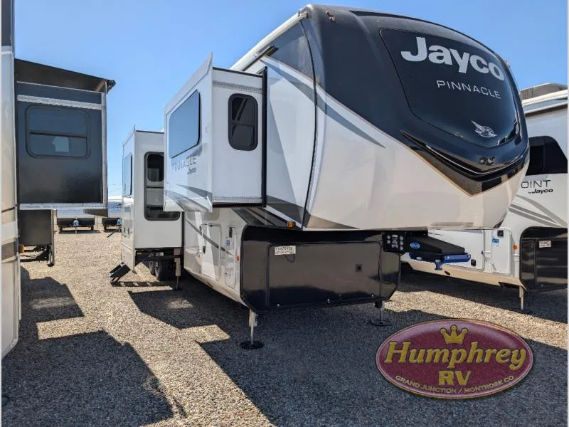 2026 Jayco Pinnacle 39FLOK - Photo 2