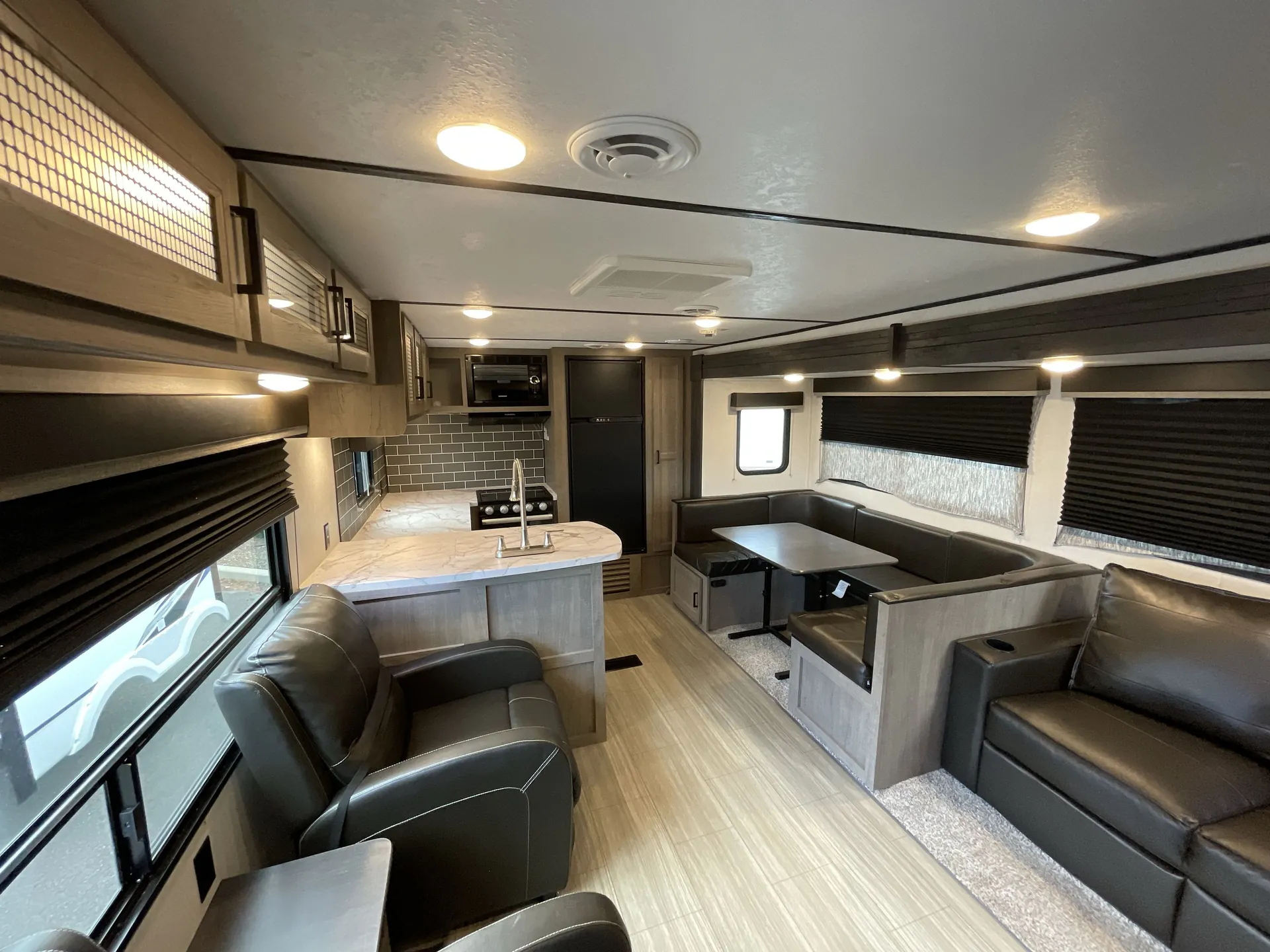 2021 Keystone Hideout 28RKSWE — living area main