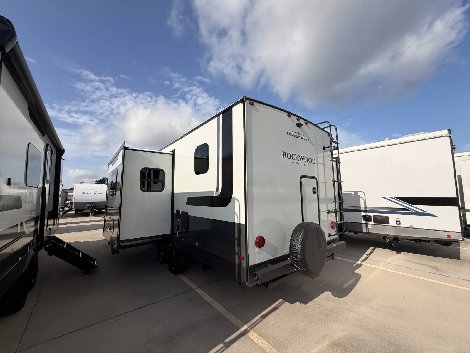 2027 Forest River Rockwood Mini Lite 2509S - Photo 3