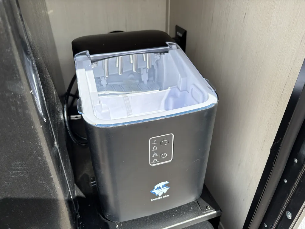 2025 Forest River Vengeance Rogue Armored 26L140, Photos photo 13