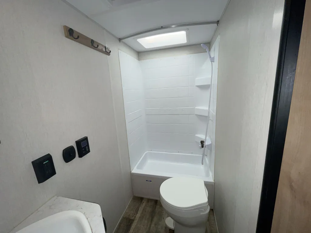 2024 Forest River Cherokee Wolf Den 272BRB, Photos photo 17