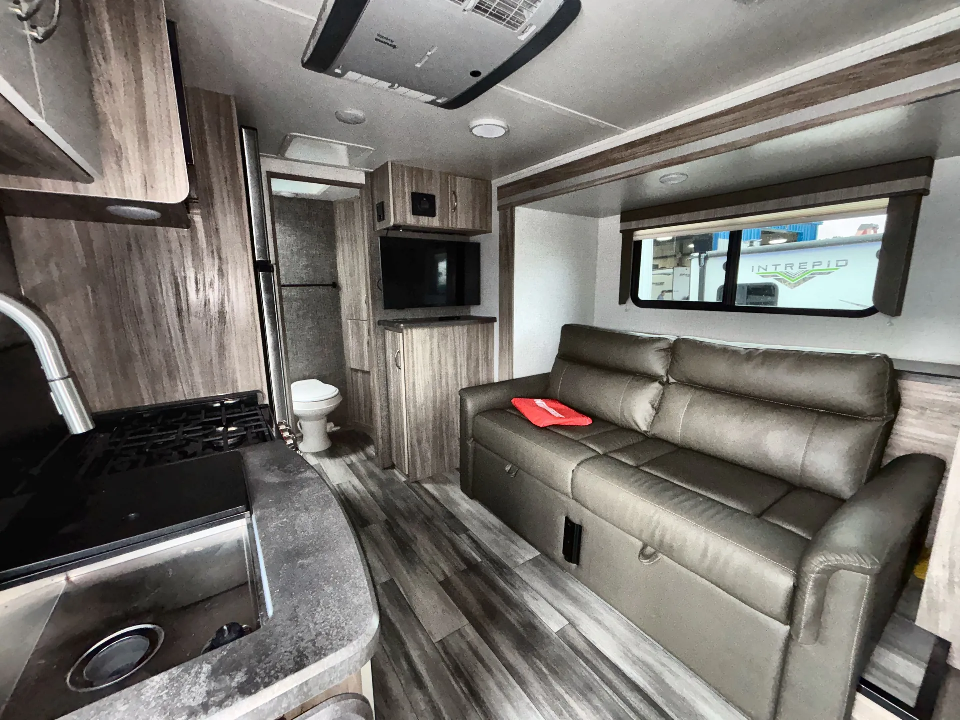 2022 Winnebago Micro Minnie FLX 2108TB — living area main